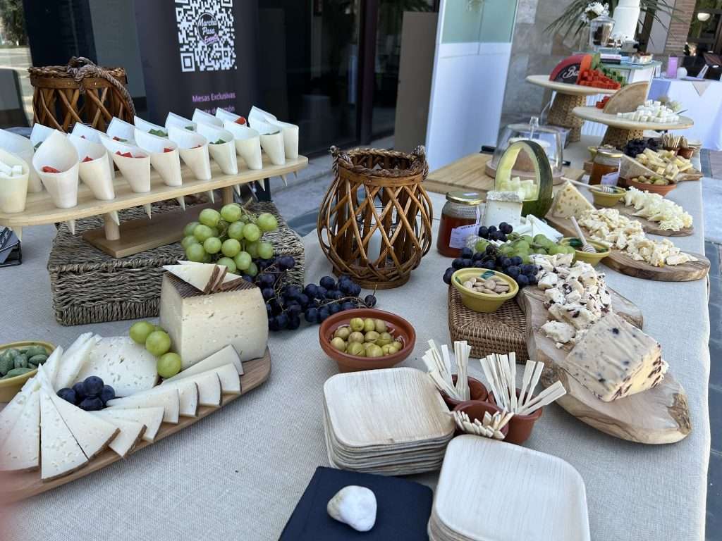 Mesa de quesos by Marcha Pasa Events
